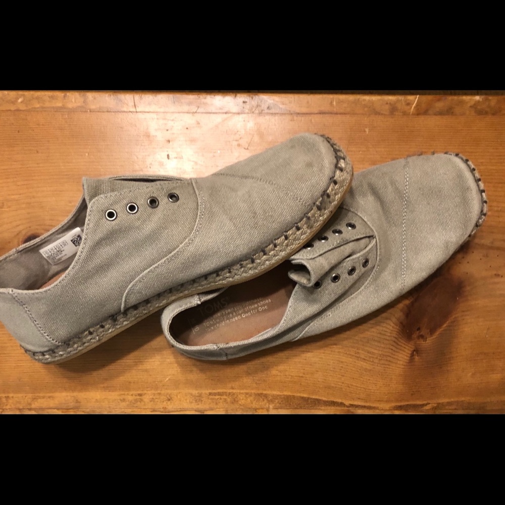 Men’s Toms